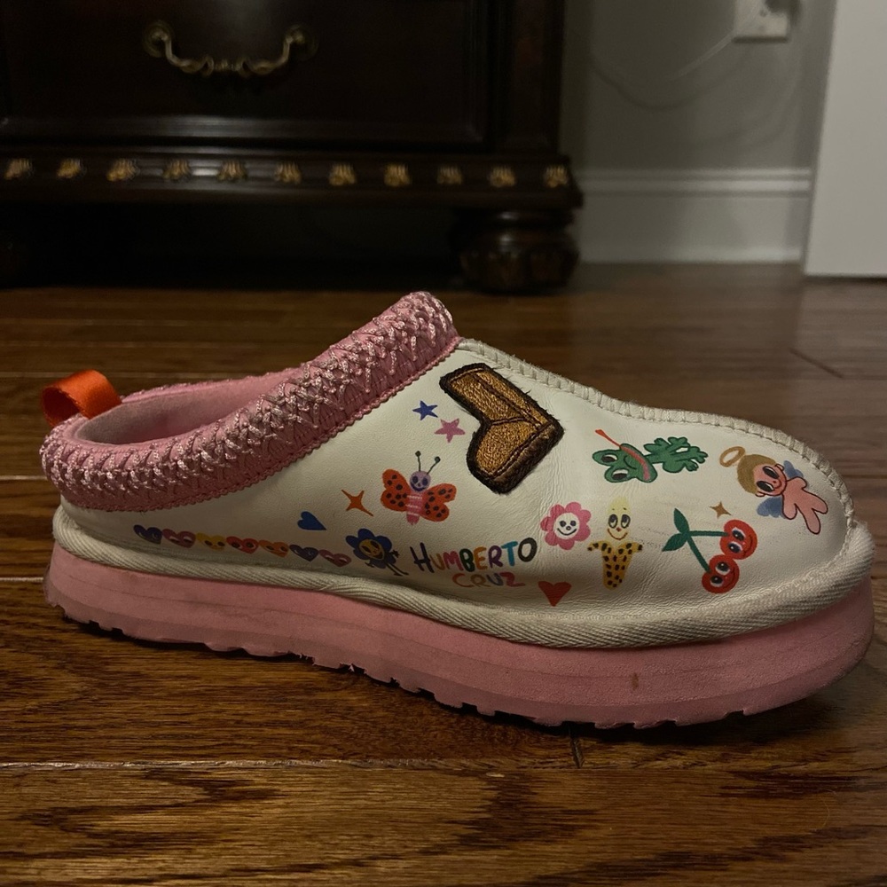 UGG - Picture 2 of 3